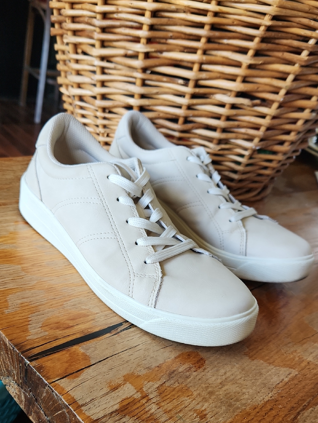 Ryka Viola Classic Lace Up Casual Sneakers Size 8.5 Cream